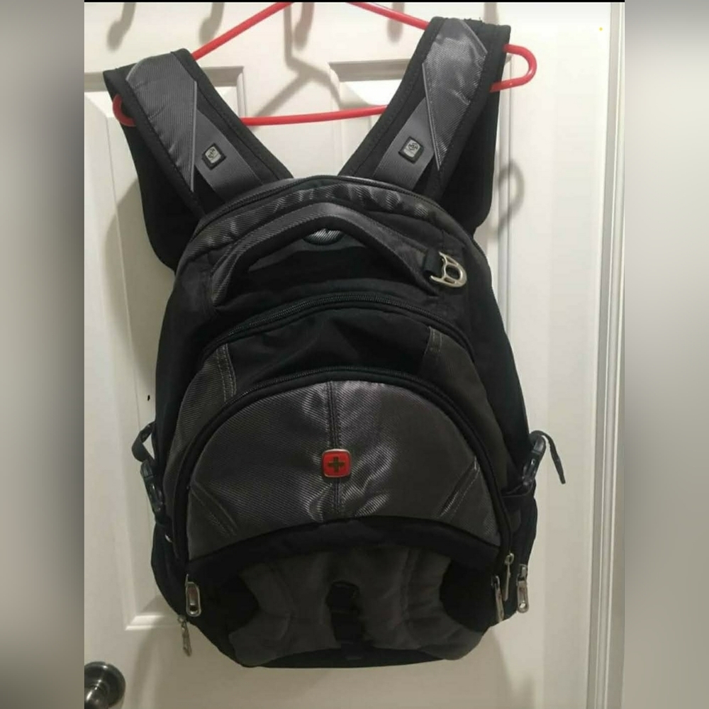 Like NEW Swiss Army Black and Silver Large Backpack Laptop Or Computer Shoulder